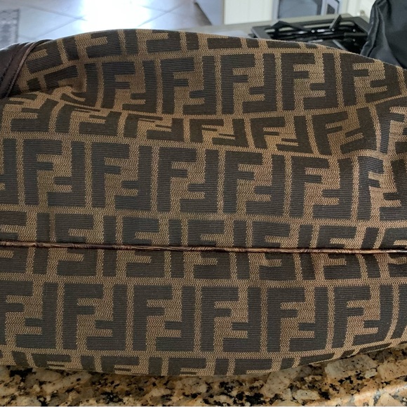 👛FENDI Spybag - Picture 7 of 9